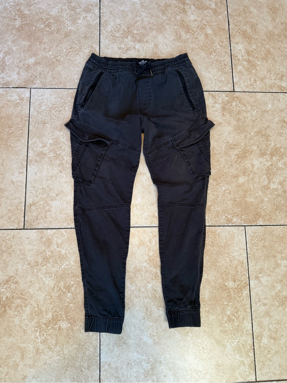 Hollister black skinny cargo joggers